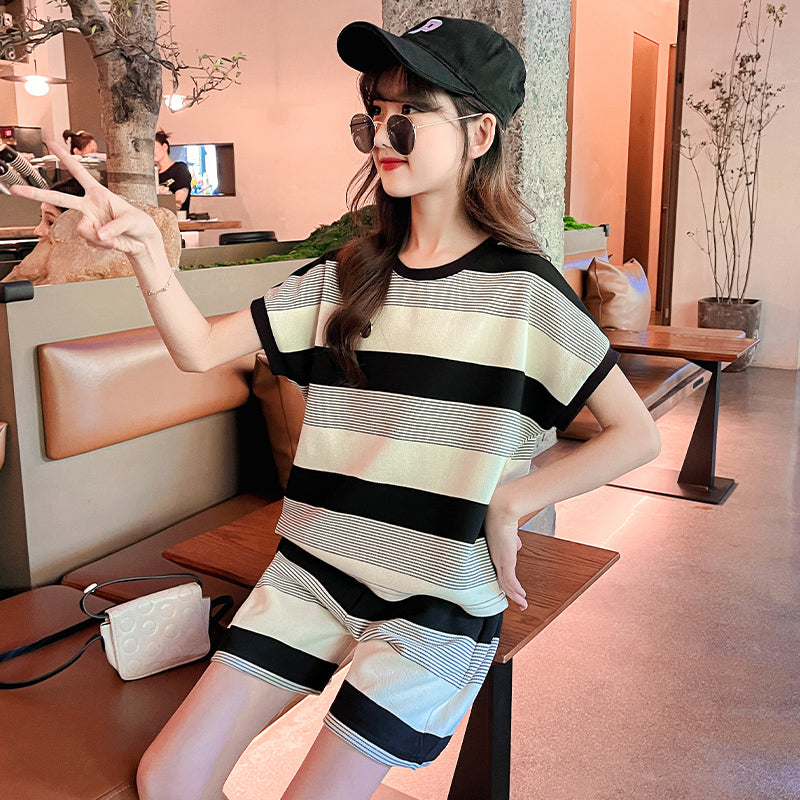 Girls Striped Round Neck Top With Shorts