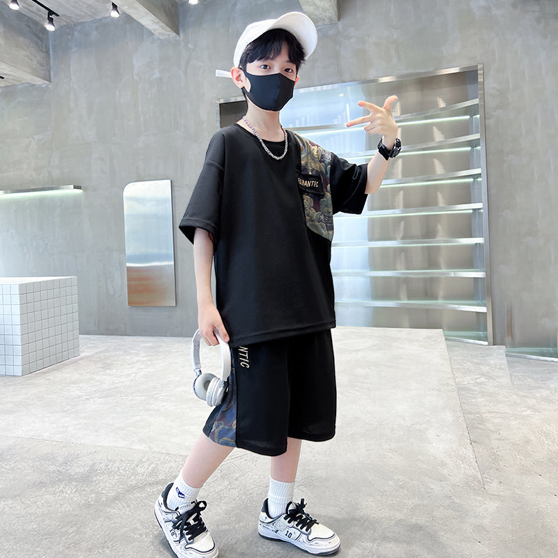 Boys Printed T-shirt With Shorts