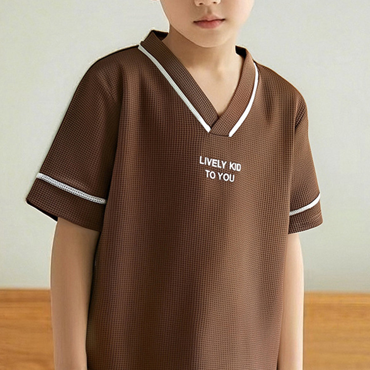Boys Printed V-Neck Short Sleeves T-shirt With Shorts