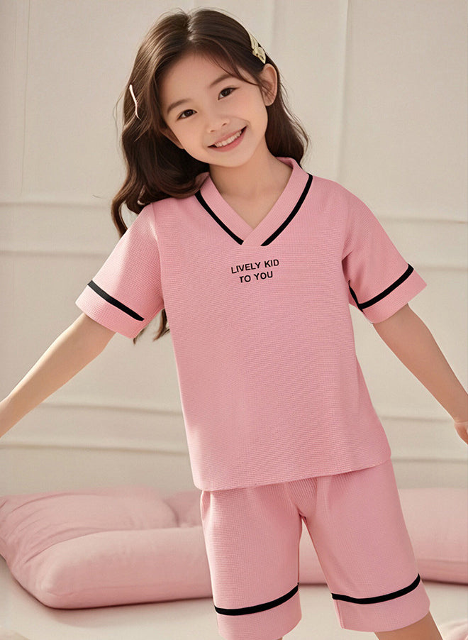 Girls Printed V-Neck T-shirt With Shorts