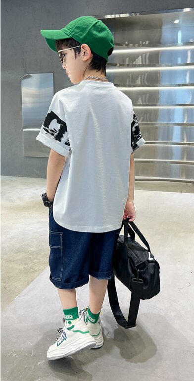 Boys Short Sleeves Round Neck Printed T-shirt with Capris
