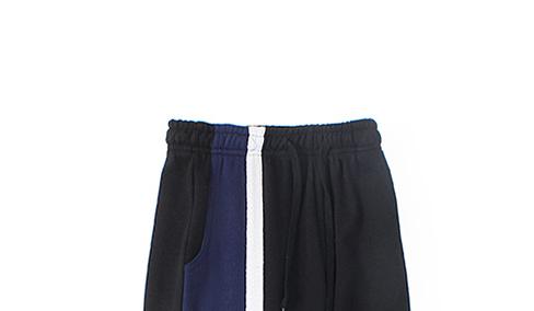 Boys Black Typography Printed Easy Wash Cotton Joggers