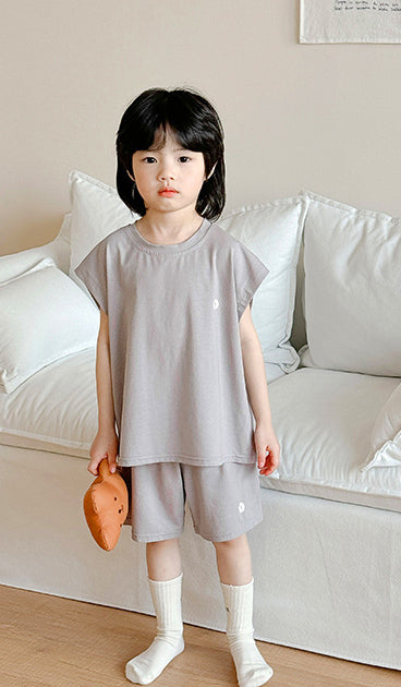Boys Short Sleeves T-shirt With Shorts