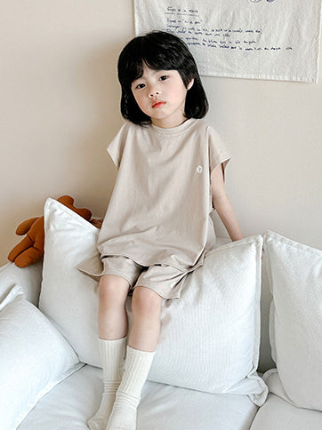 Boys Round Neck T-Shirt With Shorts