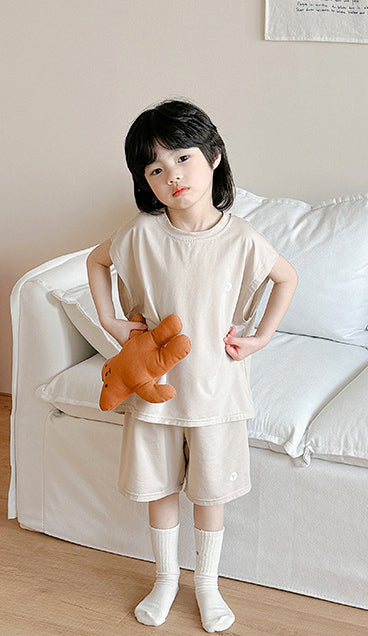 Boys Round Neck T-Shirt With Shorts