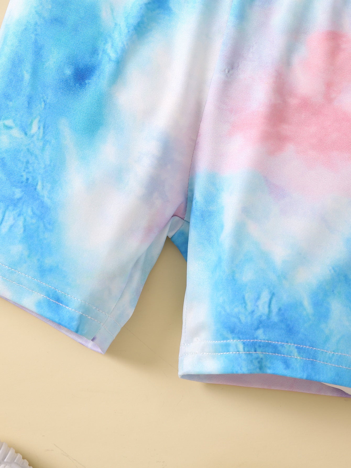 Girls Blue Abstract Printed Loose Fit Regular Shorts