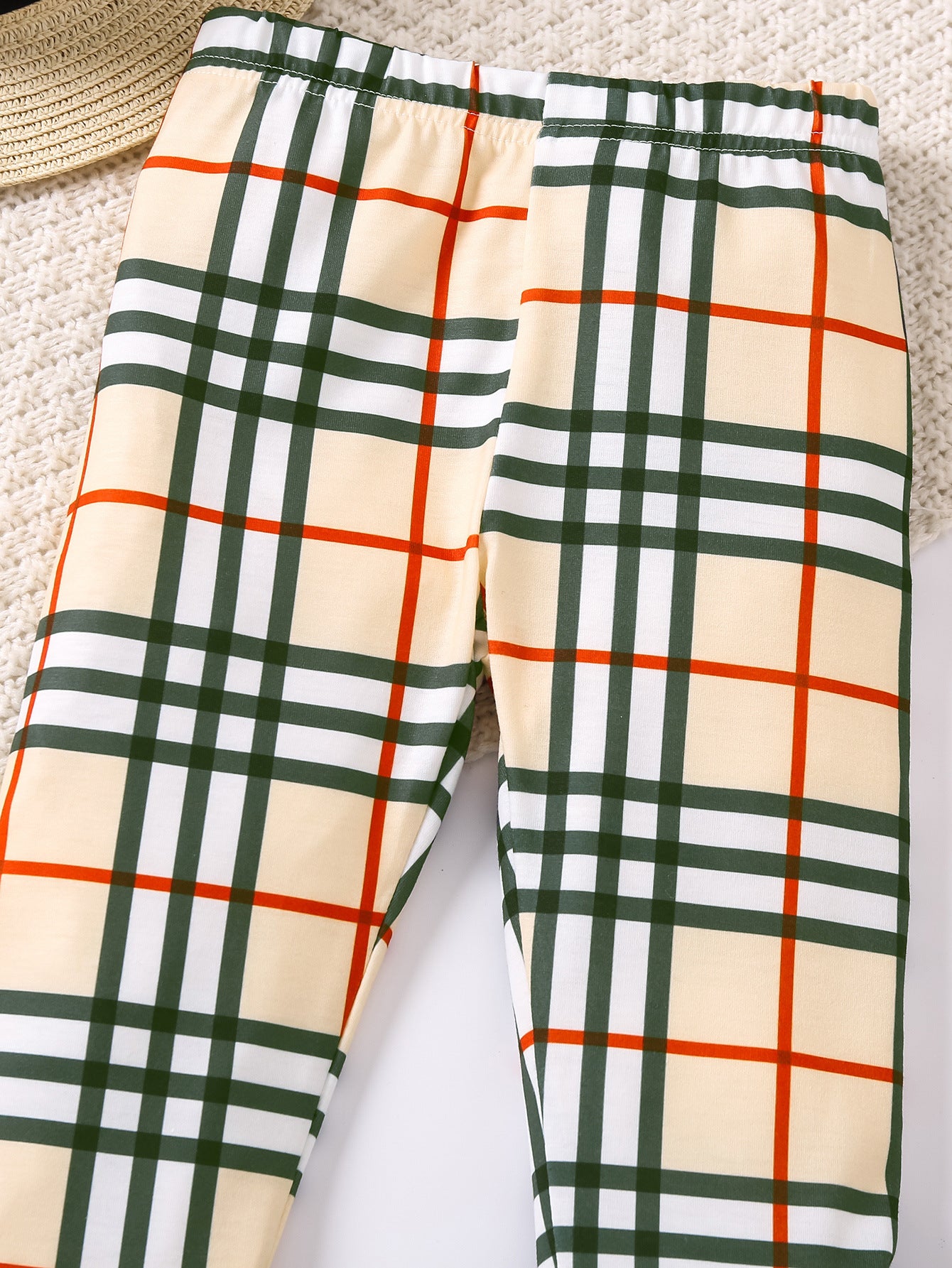 Girls Khaki Mid-Rise Checked Easy Wash Regular Trousers
