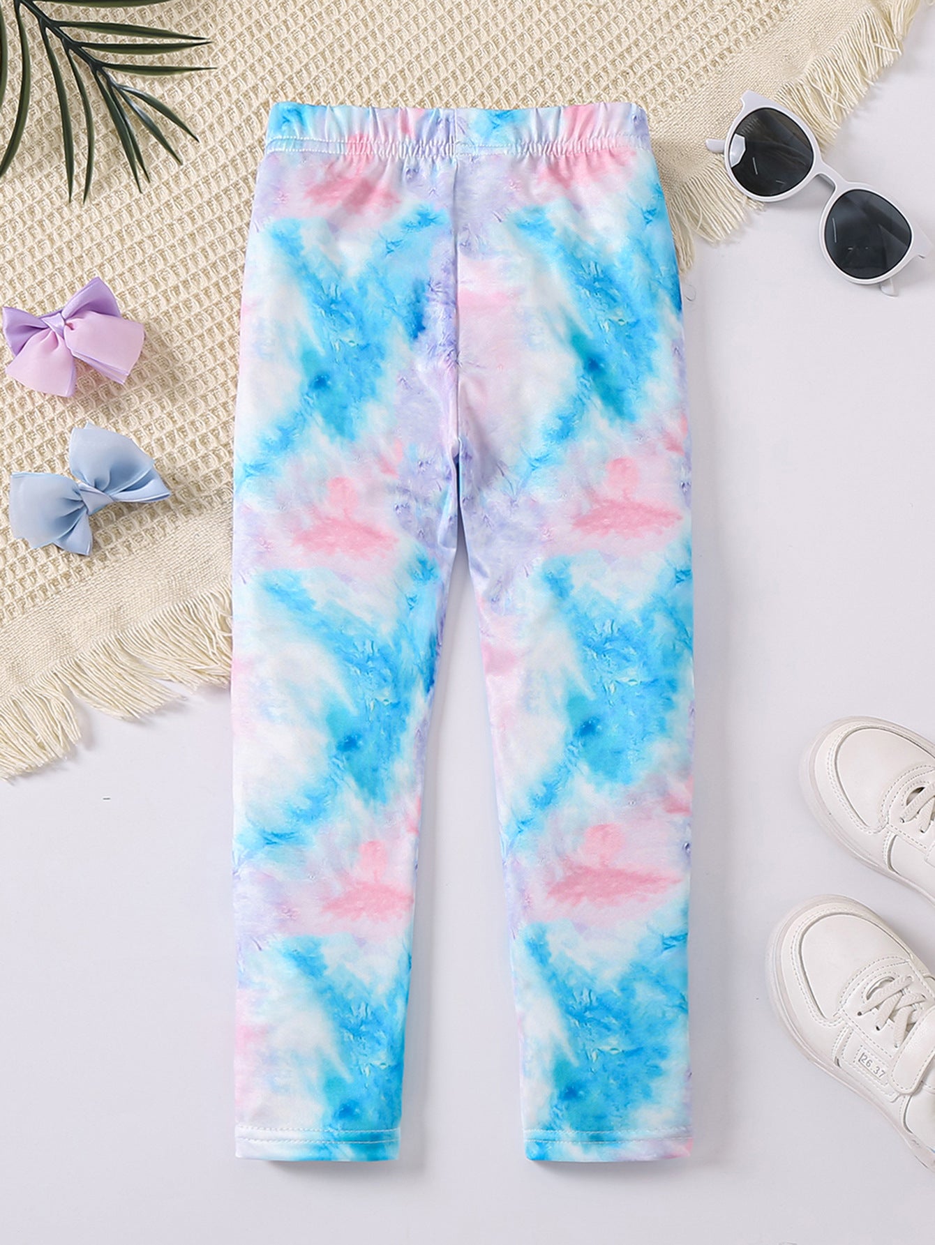 Girls Blue & White Mid-Rise Printed Easy Wash Regular Trousers
