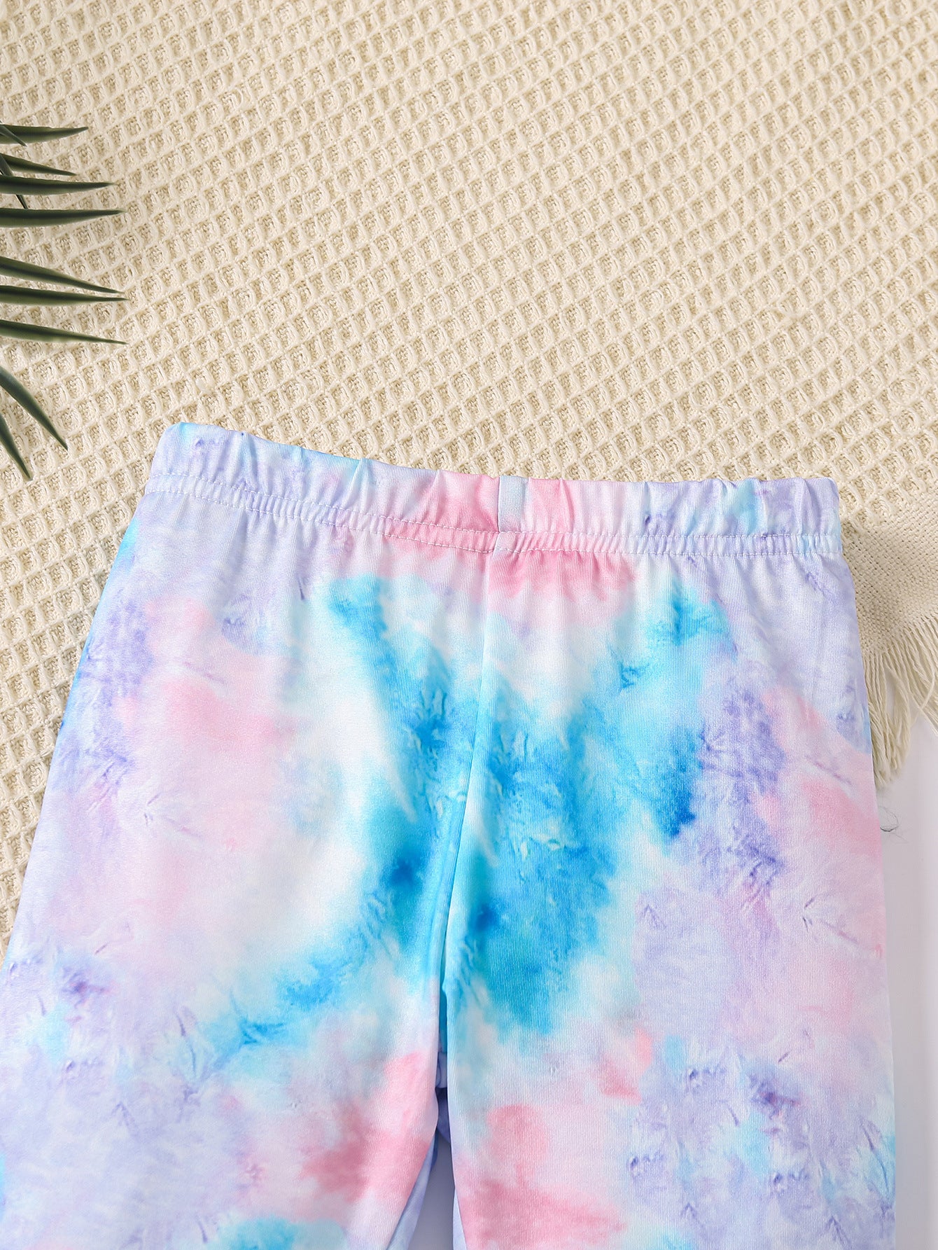 Girls Blue & White Mid-Rise Printed Easy Wash Regular Trousers