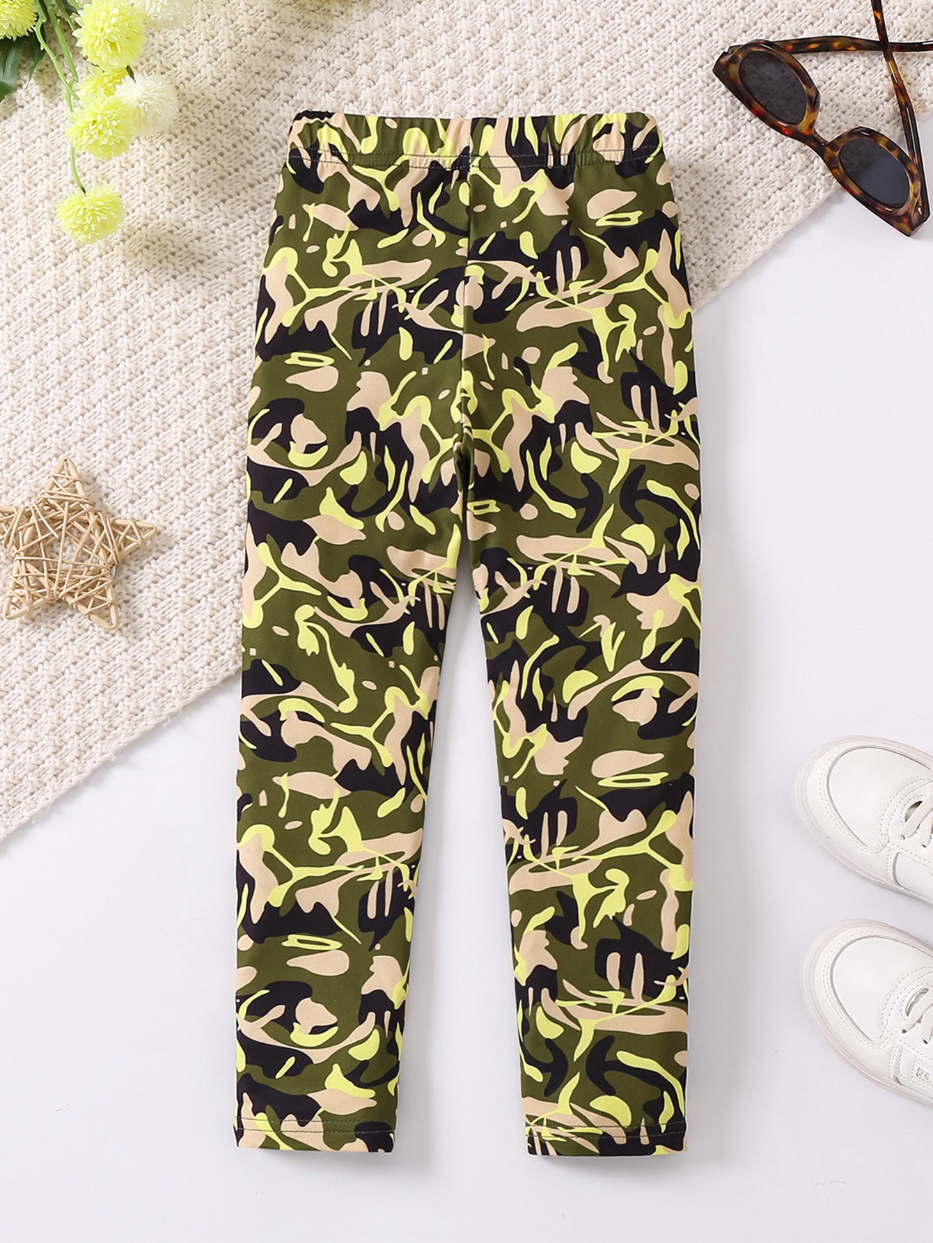 Girls Yellow & Green Mid-Rise Easy Wash Regular Trousers