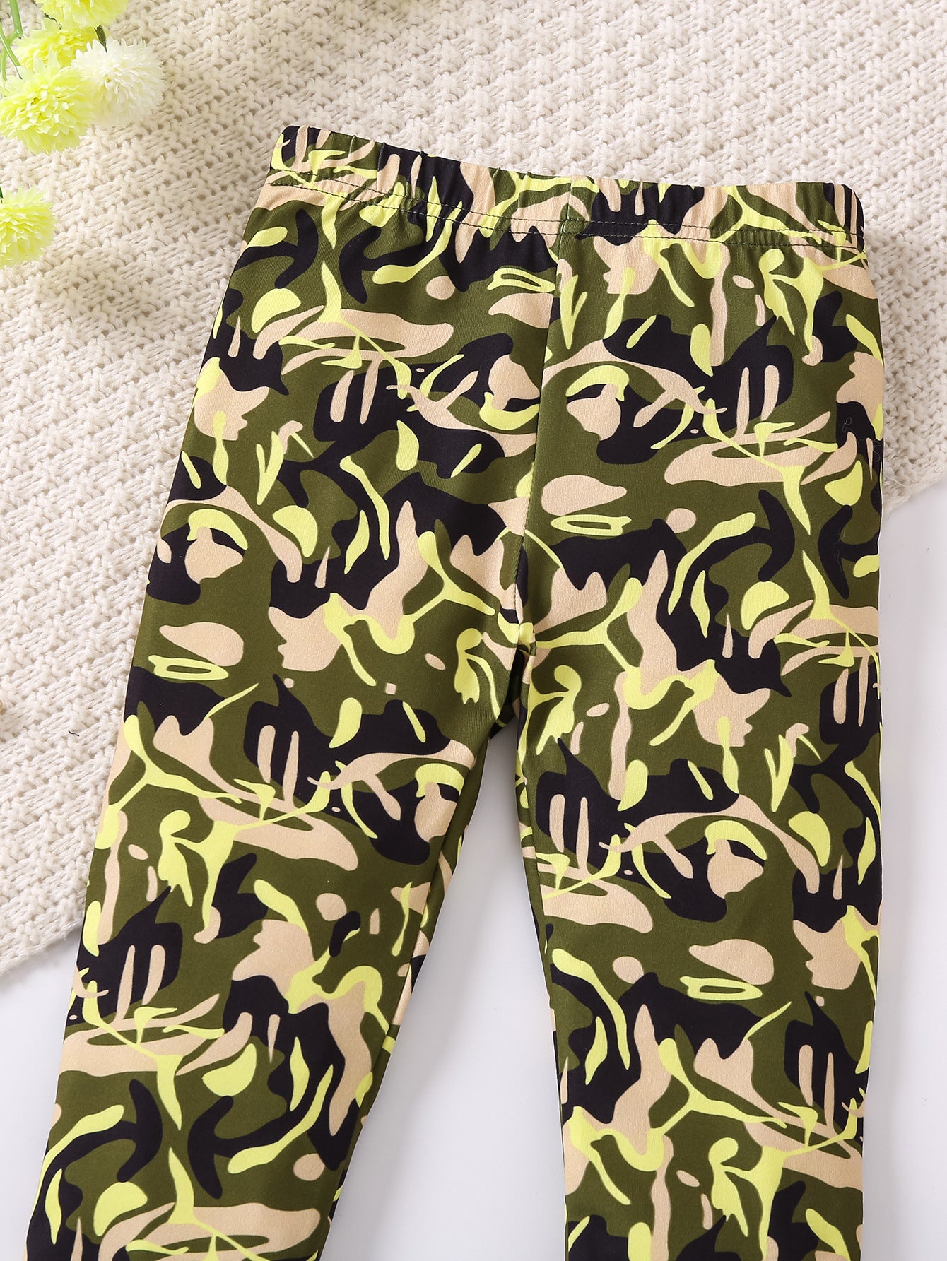 Girls Yellow & Green Mid-Rise Easy Wash Regular Trousers