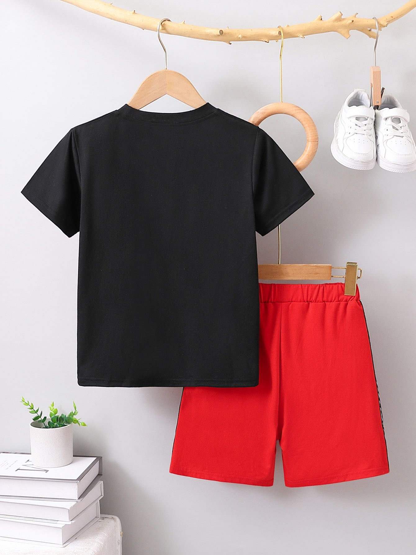Boys Printed Round Neck Short Sleeves T-shirt With Shorts