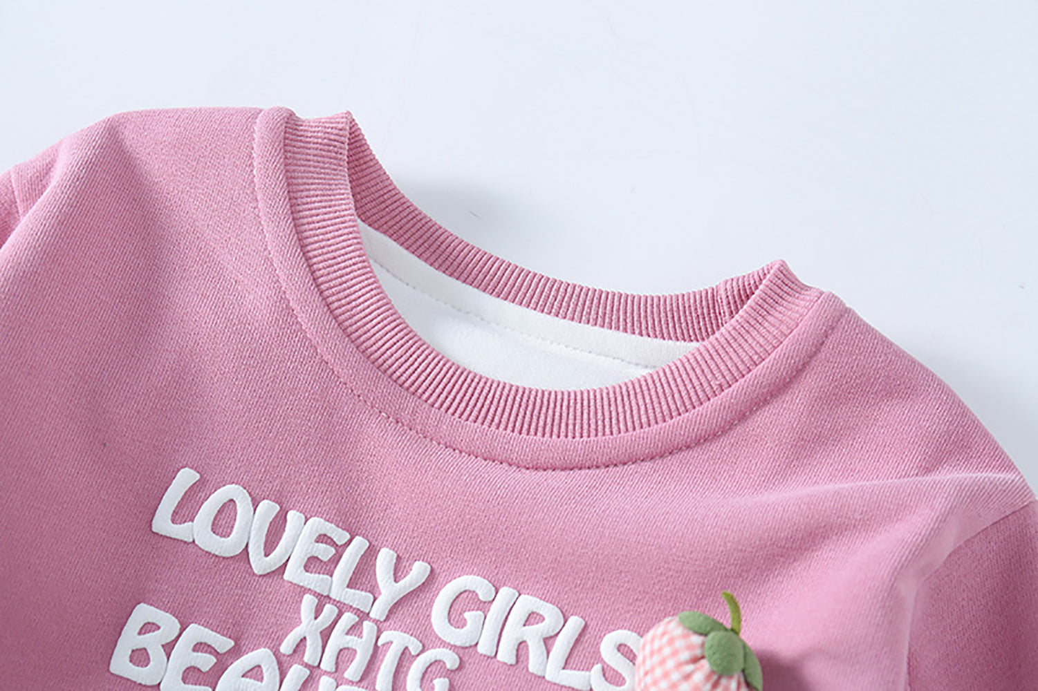 Girls Printed Round Neck Sweatshirt With Jogger