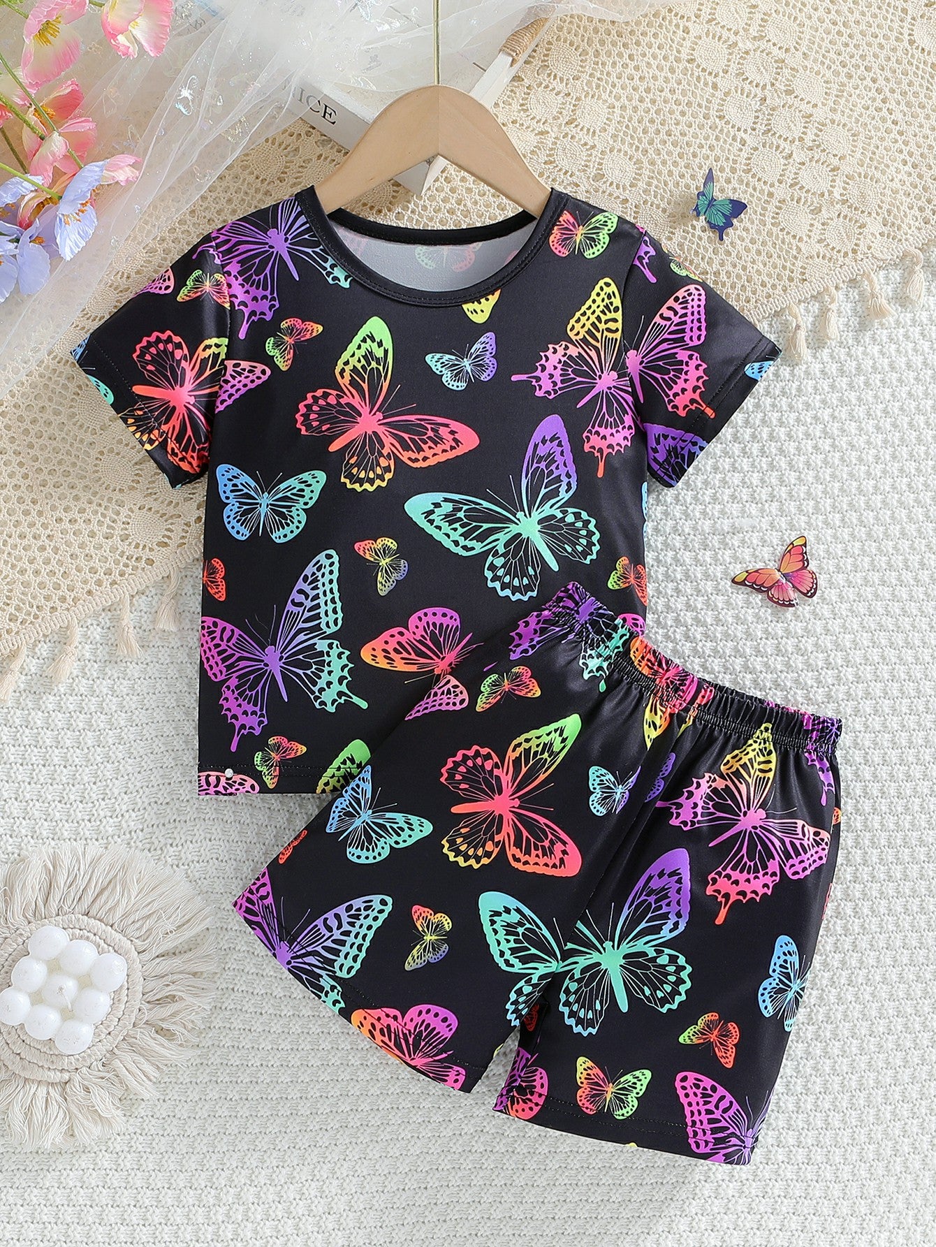 Girls Printed T-shirt with Shorts
