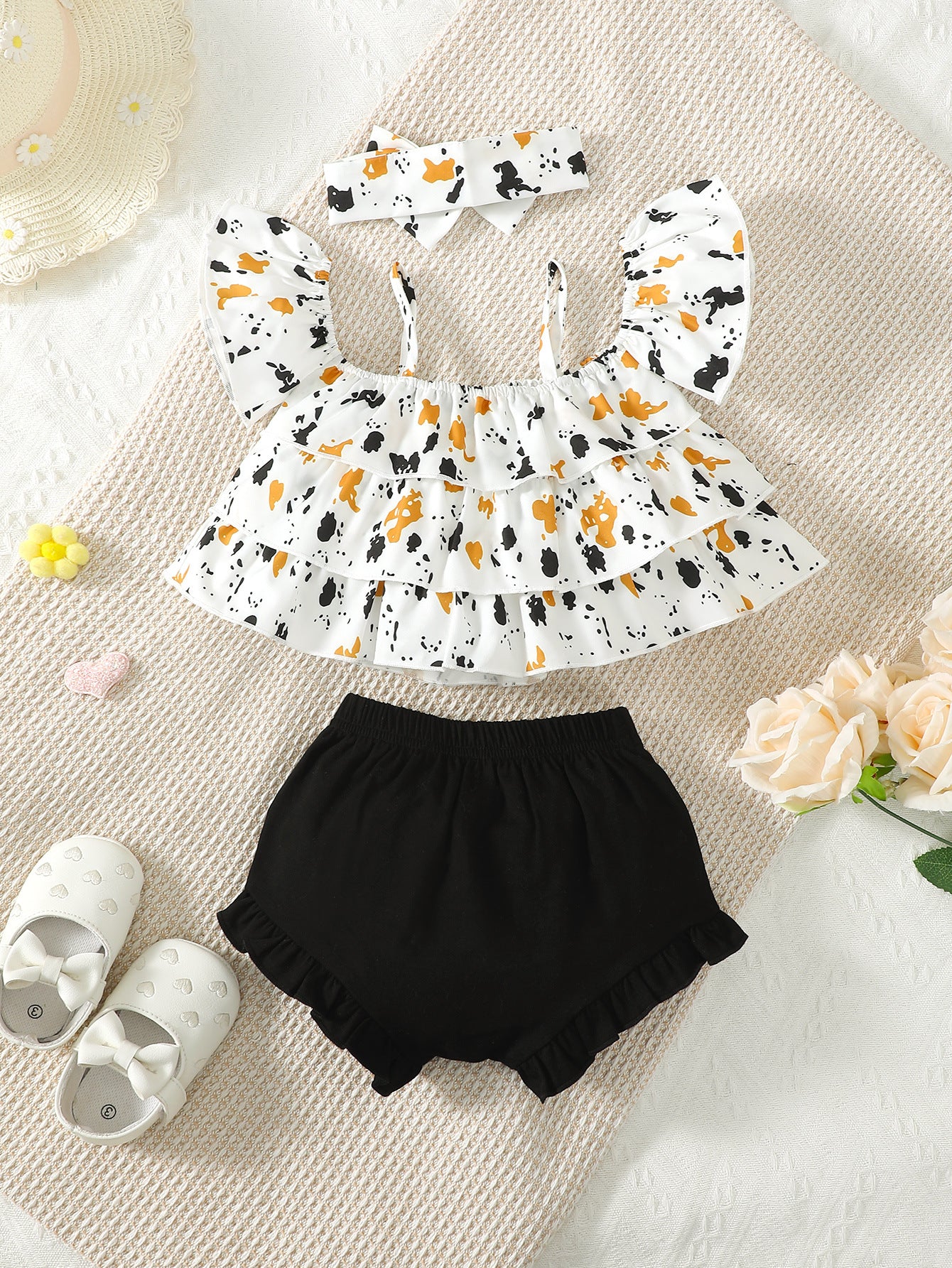 Girls Printed Top And Shorts With Hairband