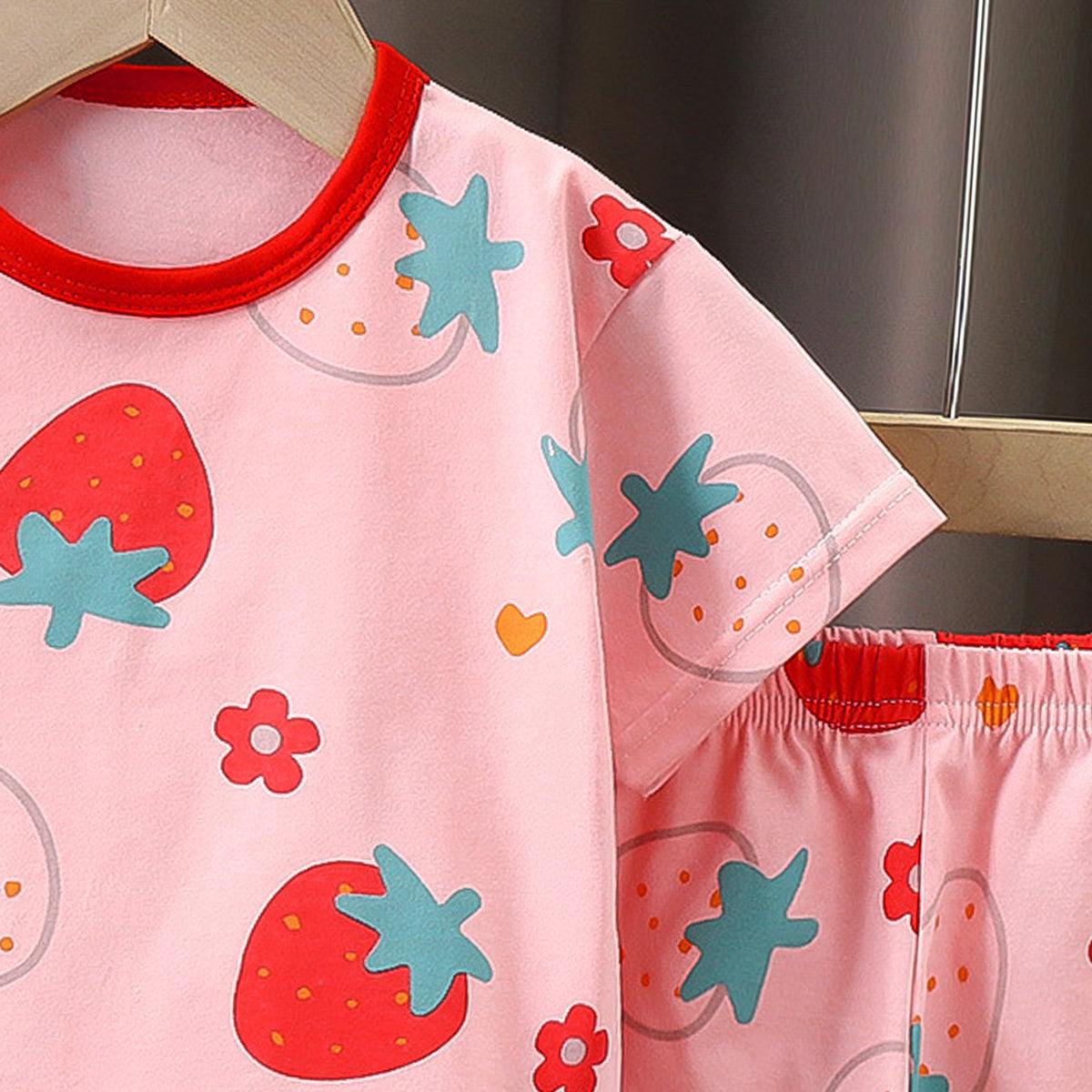 Girls Printed Short Sleeves Pure Cotton T-shirt With Shorts