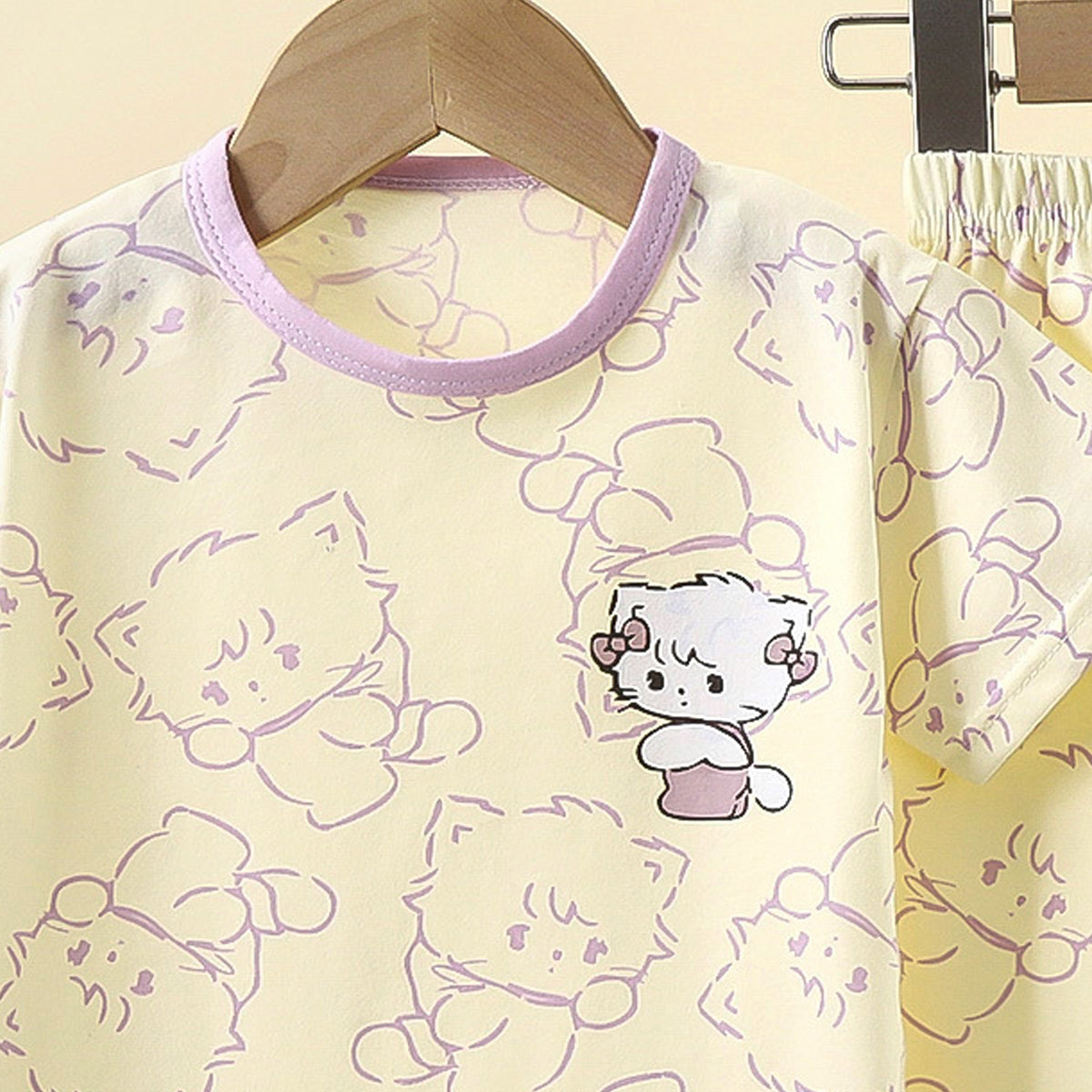 Girls Printed Short Sleeves T-shirt With Trousers