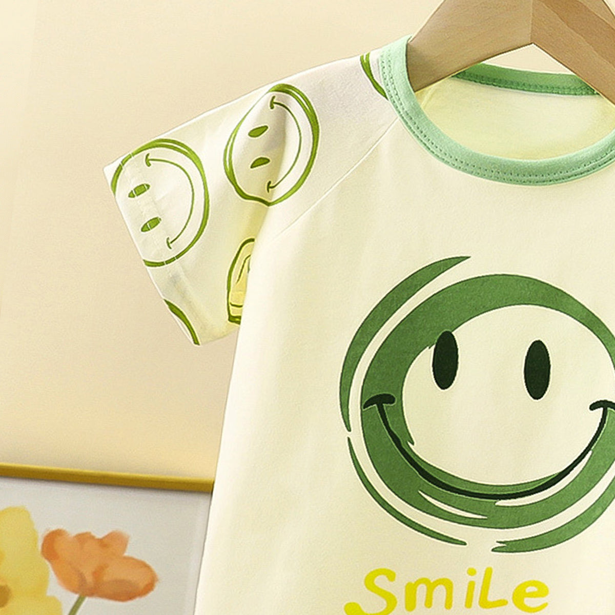 Boys Printed Short Sleeves T-shirt With Trousers