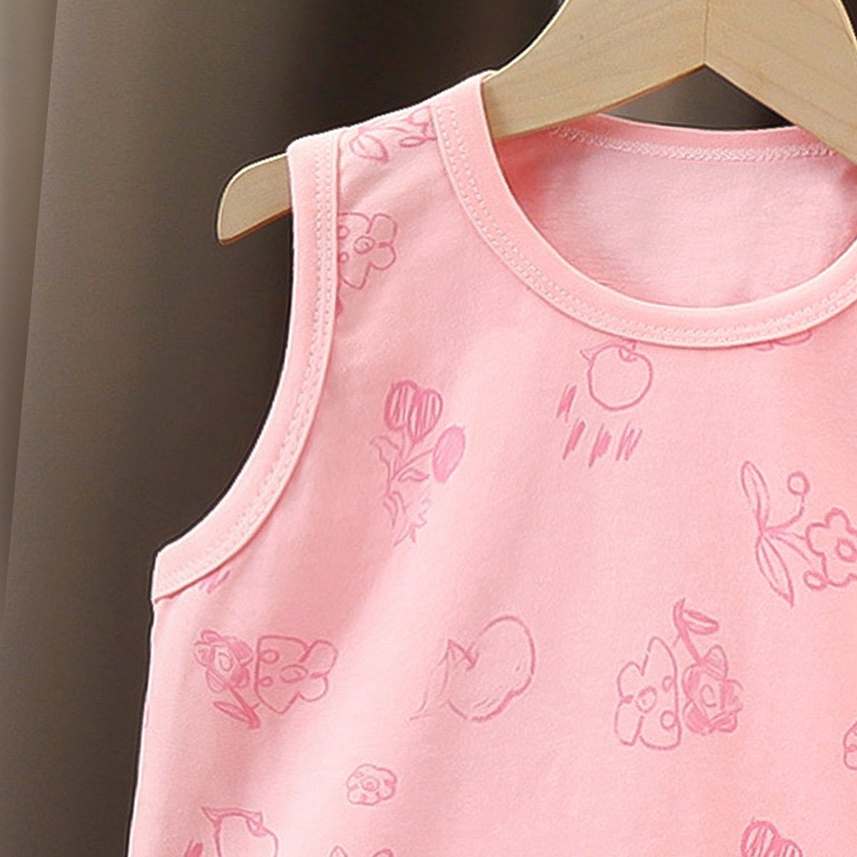 Girls Printed Round Neck T-shirt With Shorts