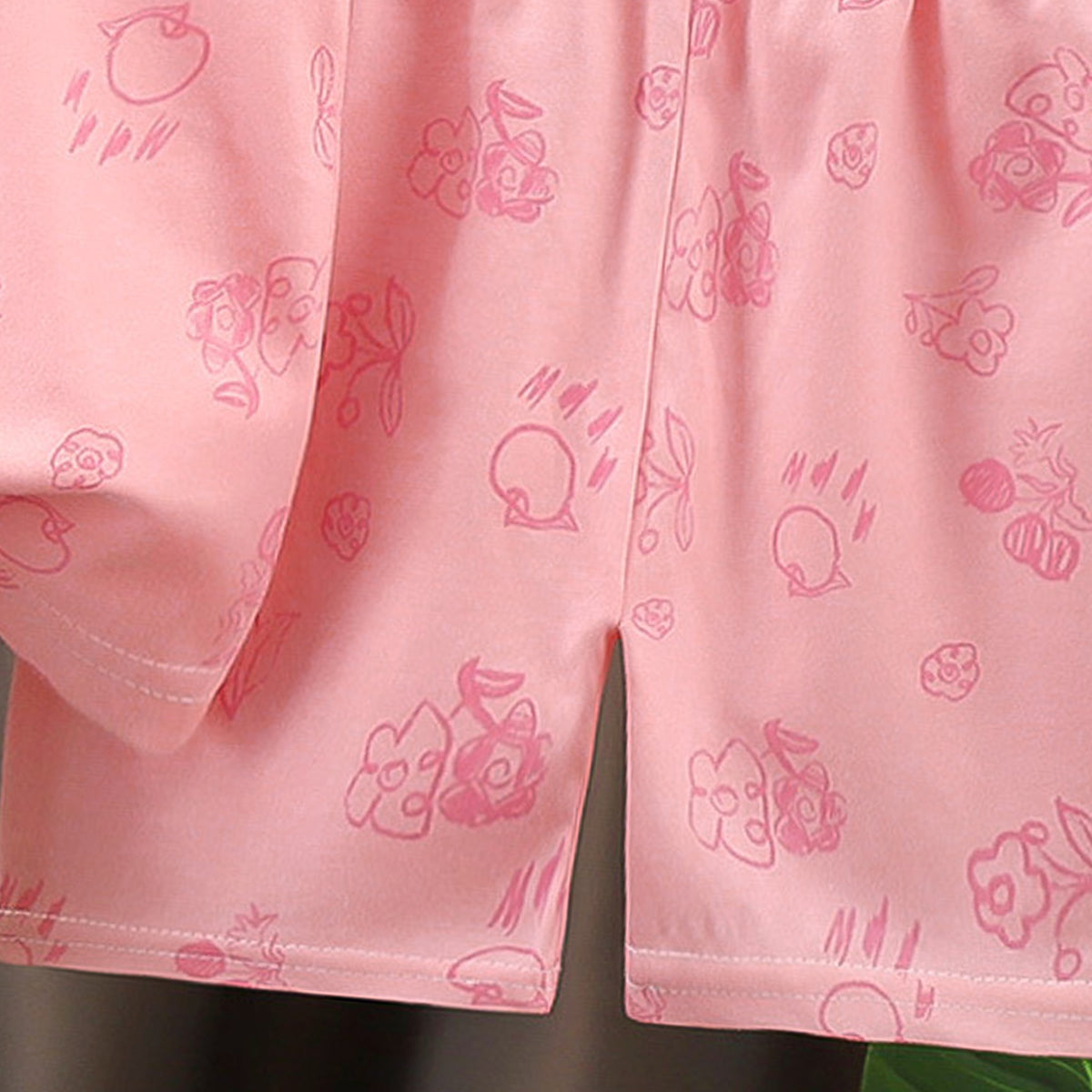 Girls Printed Round Neck T-shirt With Shorts