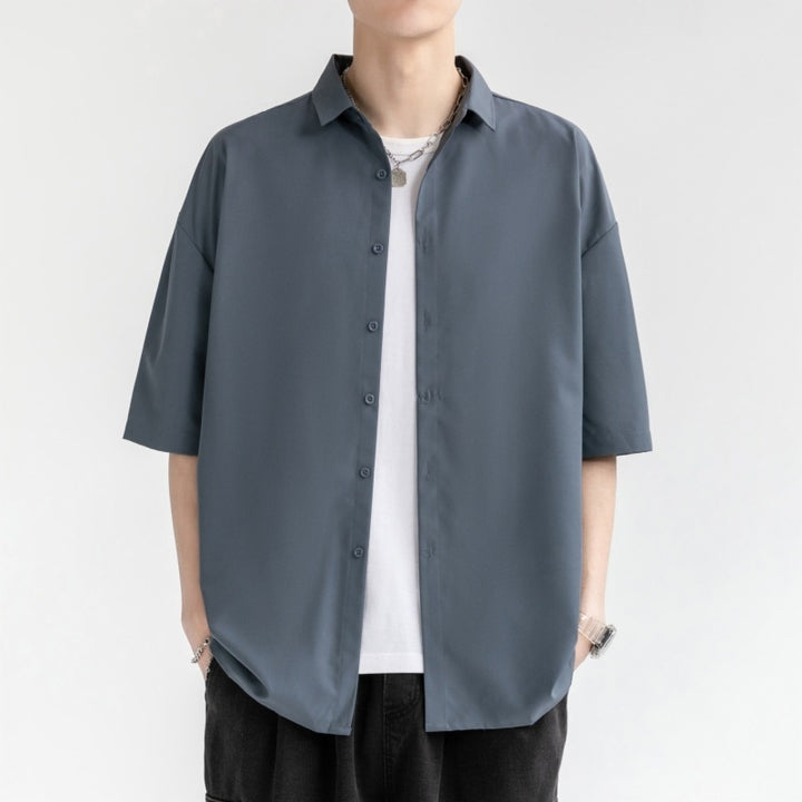 Men Solid Spread Collar Casual Shirt