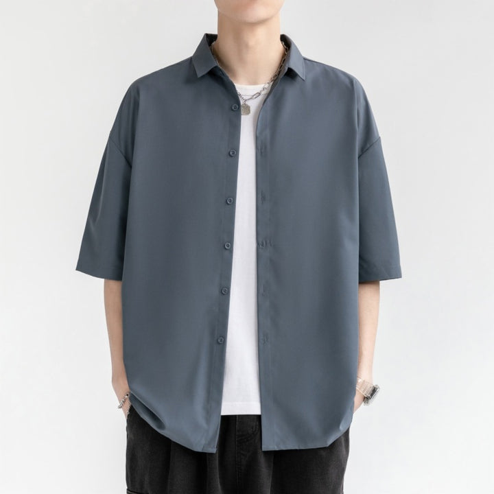 Men Solid Spread Collar Casual Shirt