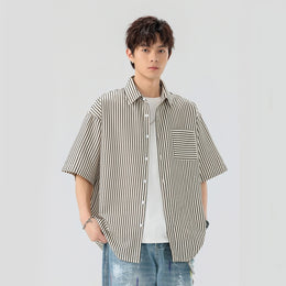 Men Vertical Striped Spread Collar Casual Shirt