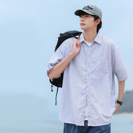 Men Vertical Striped Spread Collar Casual Shirt