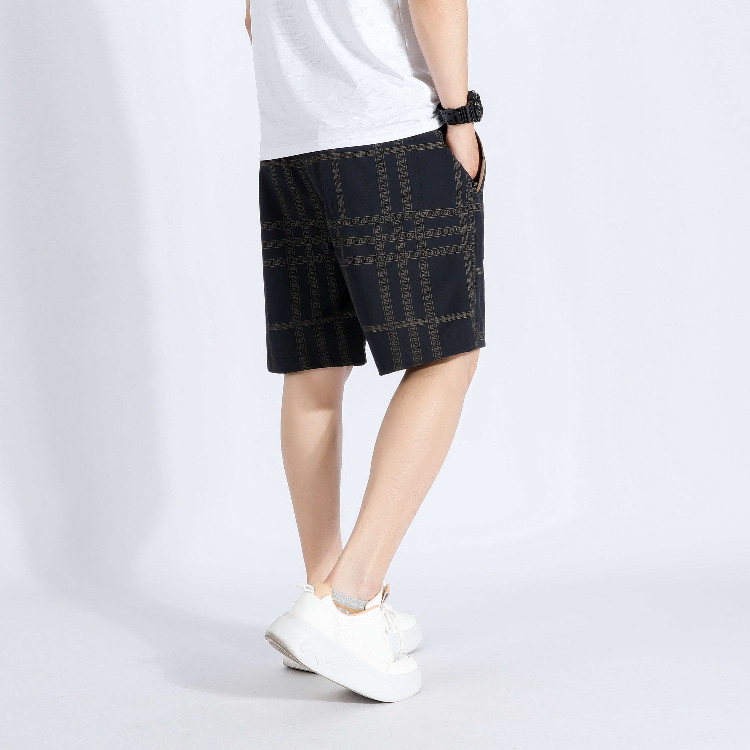 Men Checked Mid-Rise Regular Fit Shorts