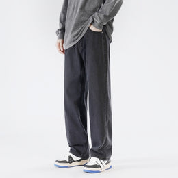 Men Relaxed Fit Mid-Rise Clean Look Jeans