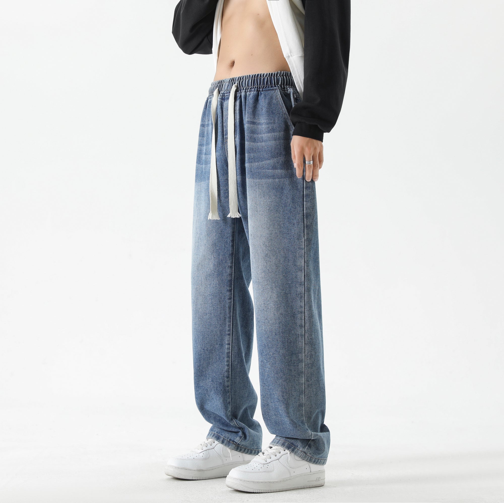 Men Straight Fit Mid-Rise Light Fade Jeans
