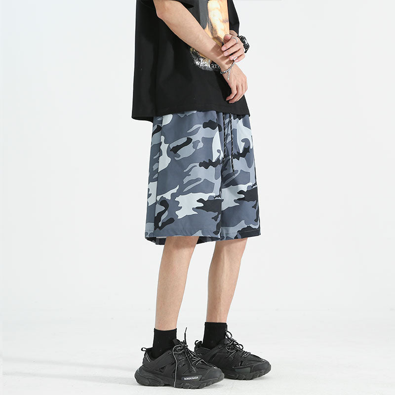 Men Camouflage Printed Low-Rise Shorts