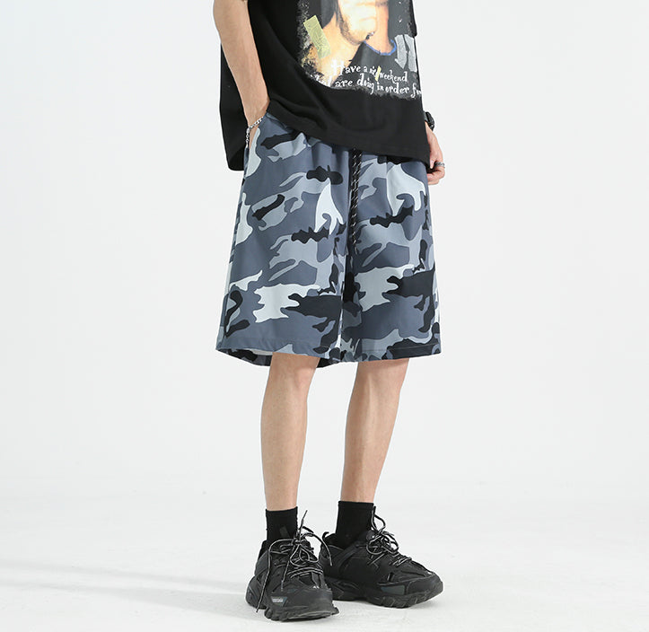 Men Camouflage Printed Low-Rise Shorts