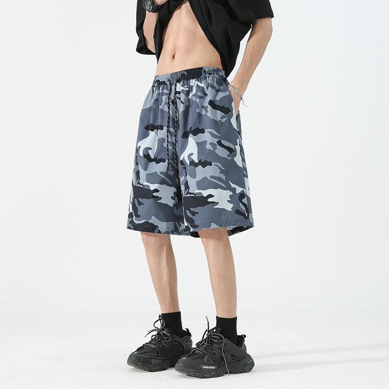 Men Camouflage Printed Low-Rise Shorts