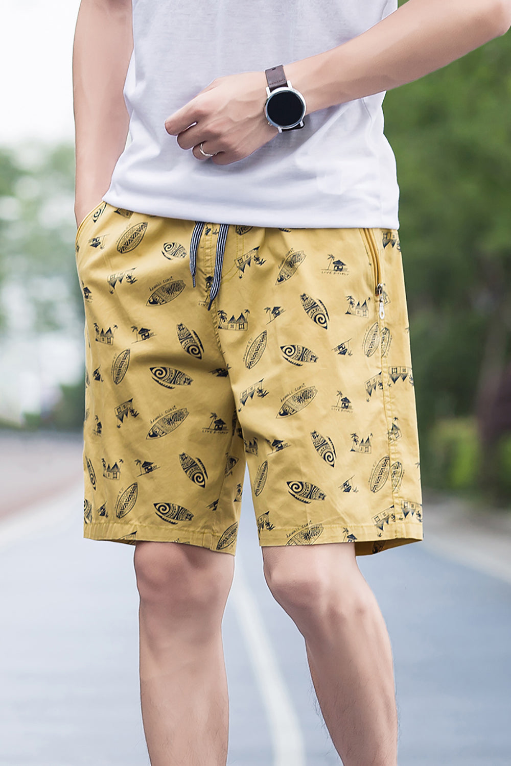 Men Printed Regular Fit Mid-Rise Cotton Shorts