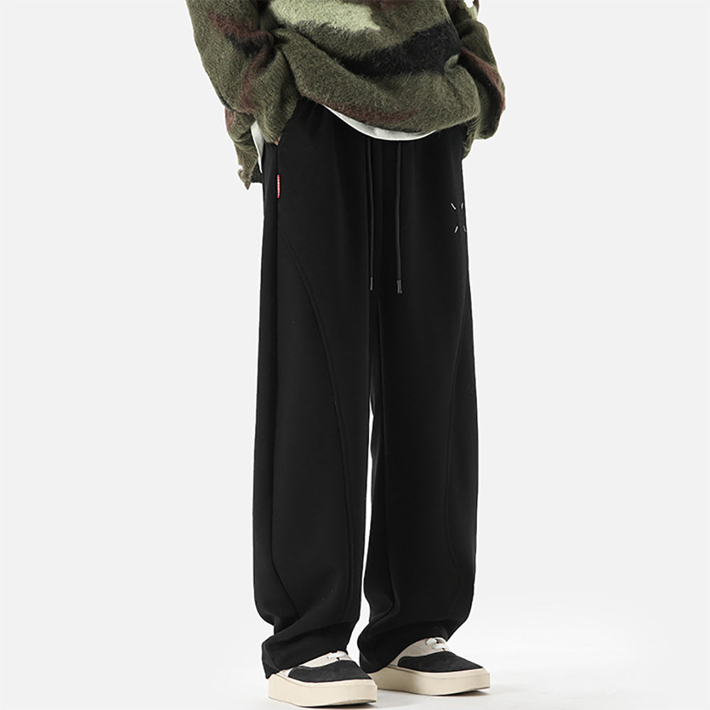 Men Loose Fit Easy Wash Pleated Trousers