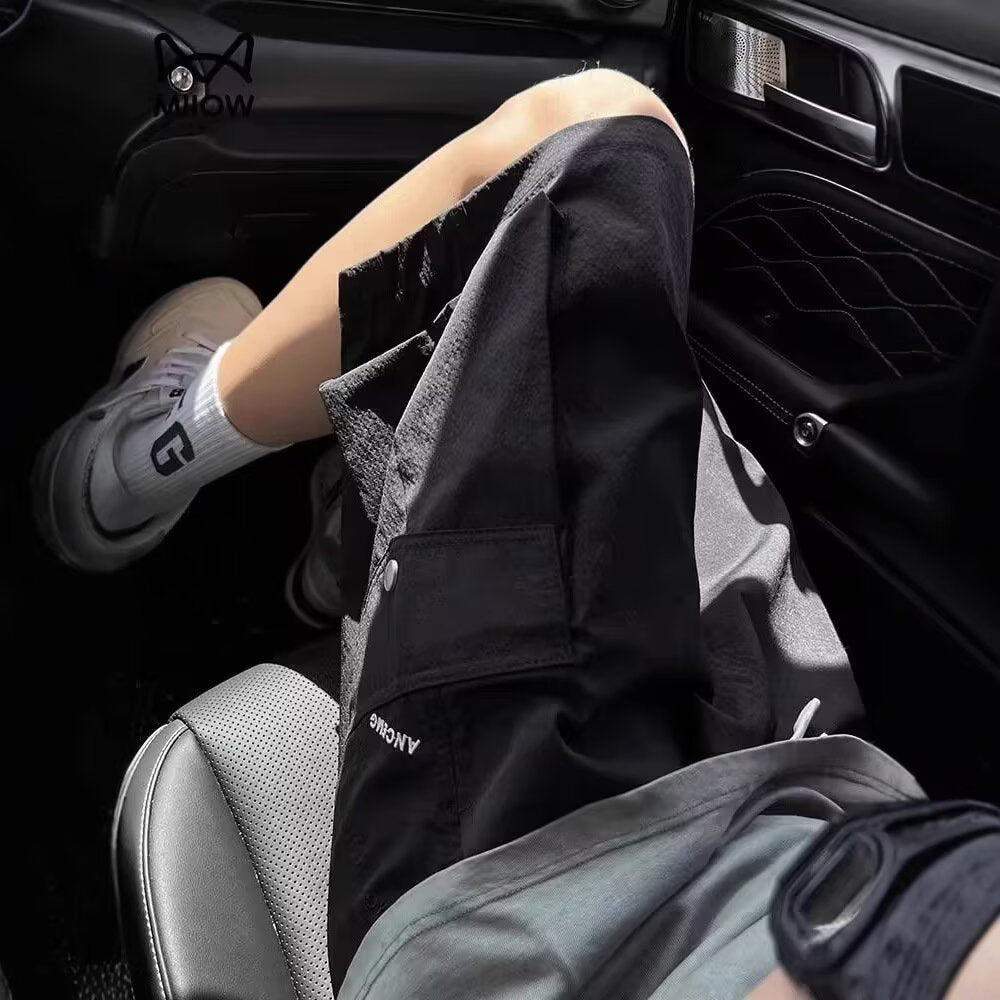 Men Mid-Rise Knee Length Cargo Shorts