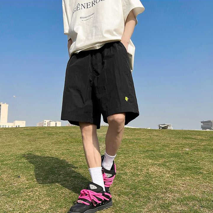 Men Low-Rise Outdoor Shorts