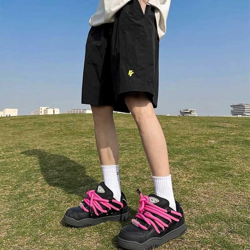 Men Low-Rise Outdoor Shorts