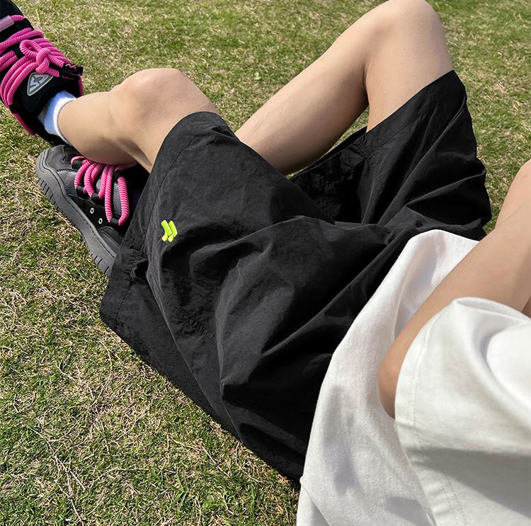 Men Low-Rise Outdoor Shorts