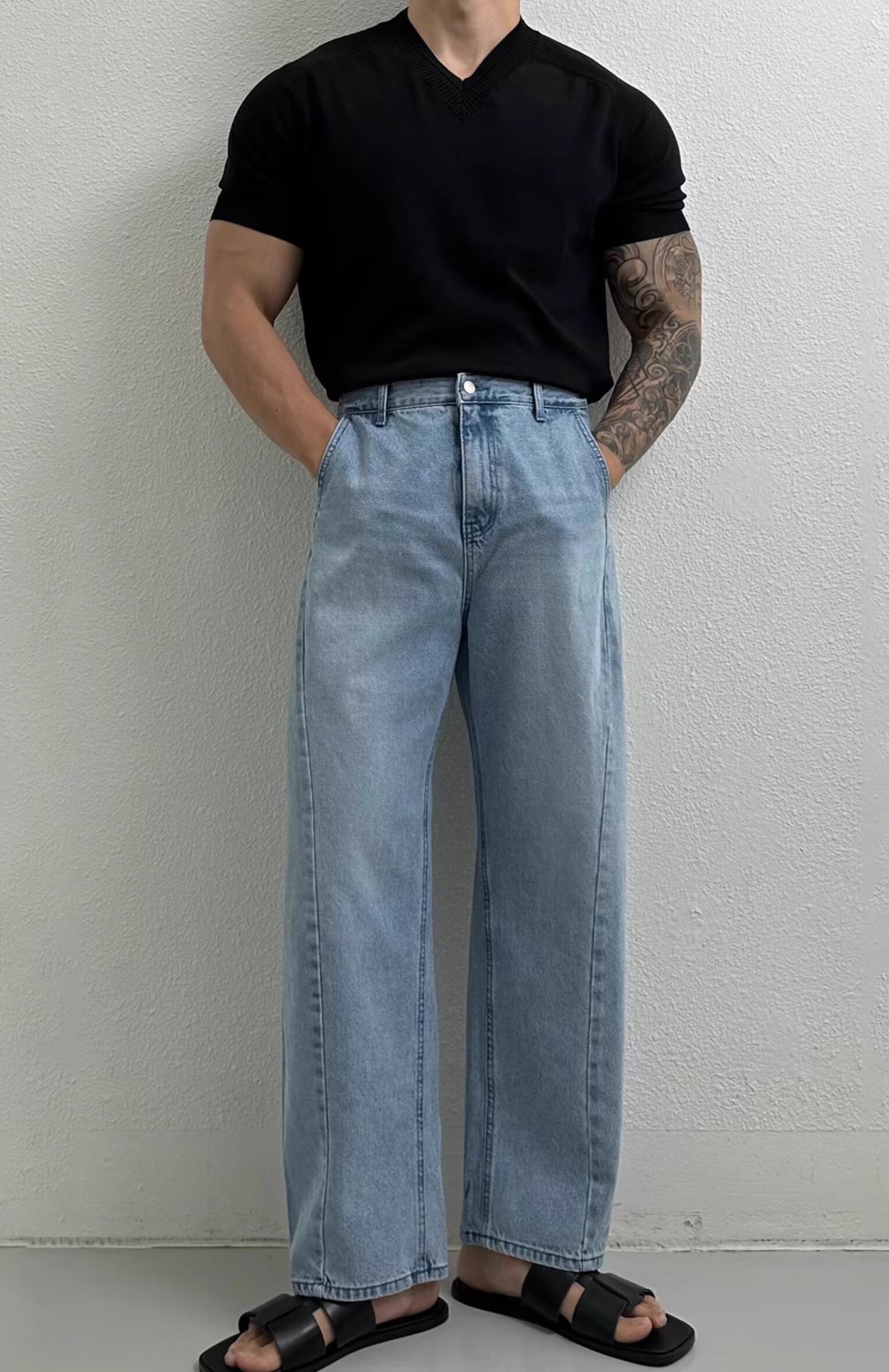 Solid V-Neck Muscle Fit Short Sleeves T-shirt