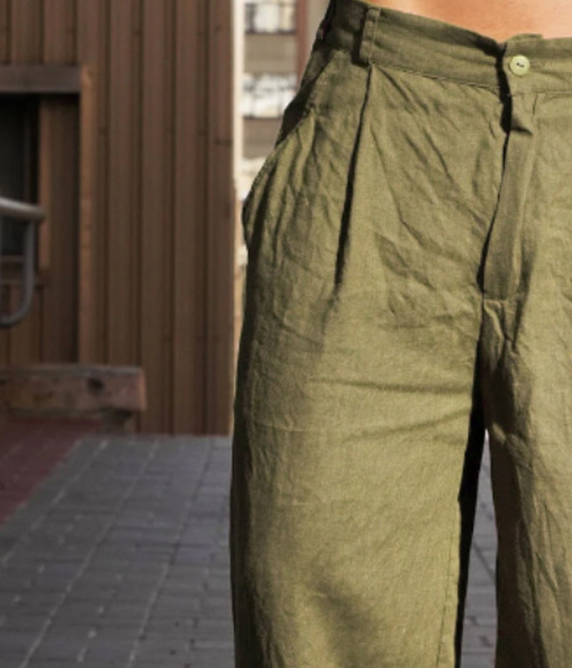 Men Solid Mid-Rise Regular Trousers