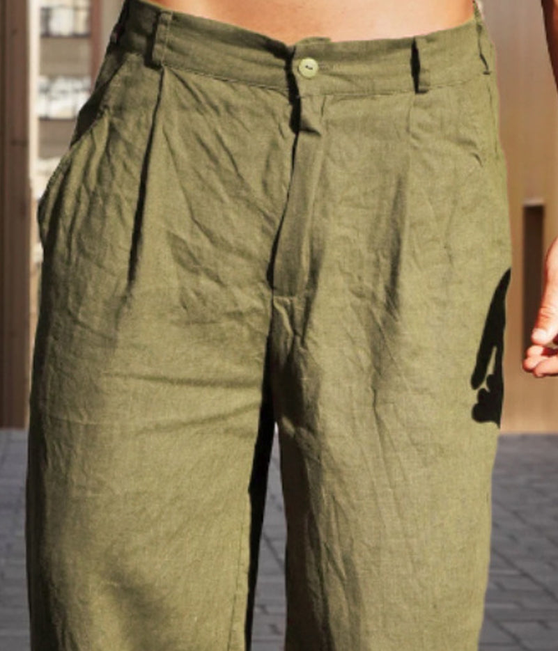 Men Solid Mid-Rise Regular Trousers