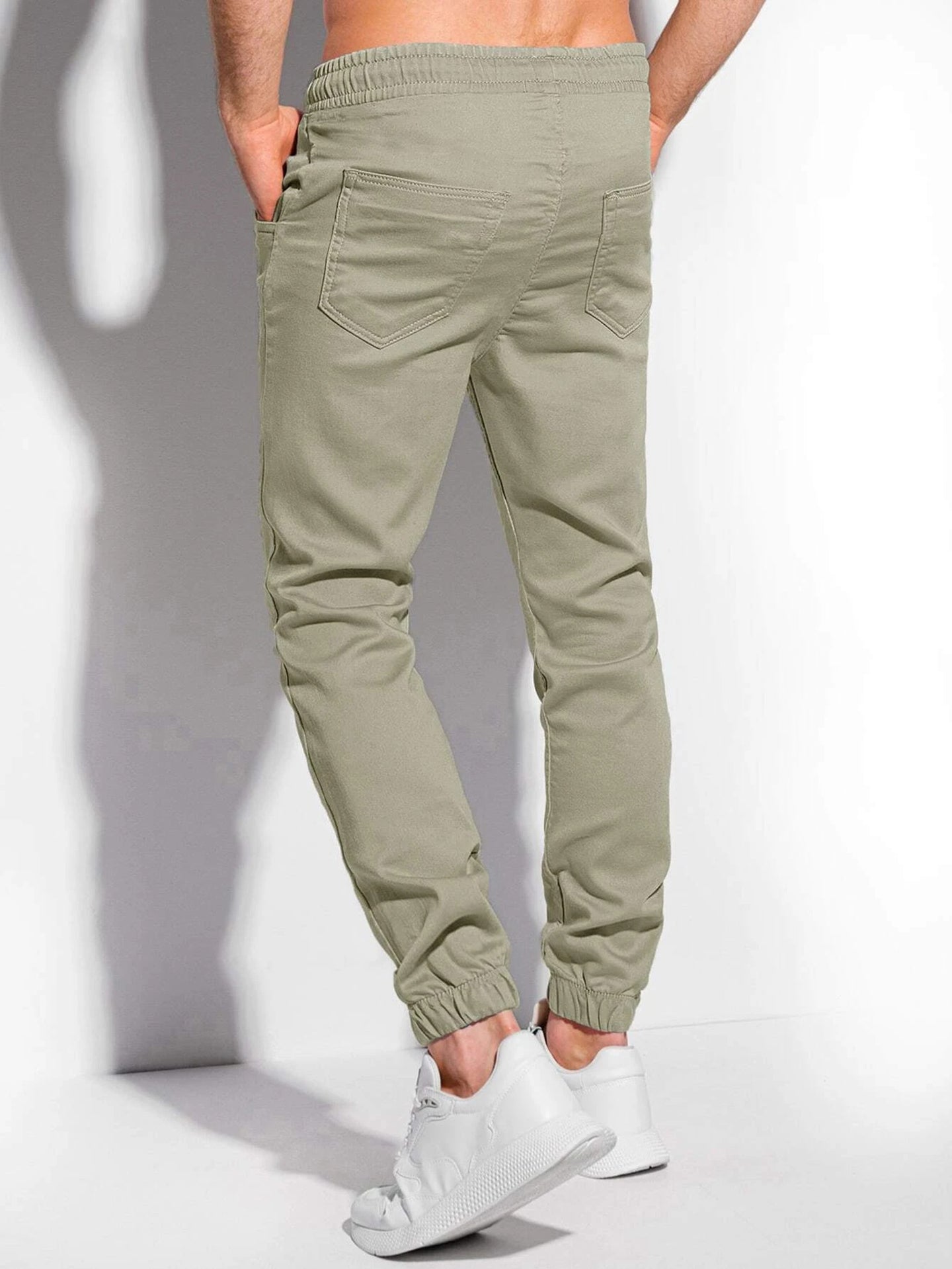 Men Mid-Rise Joggers Trousers