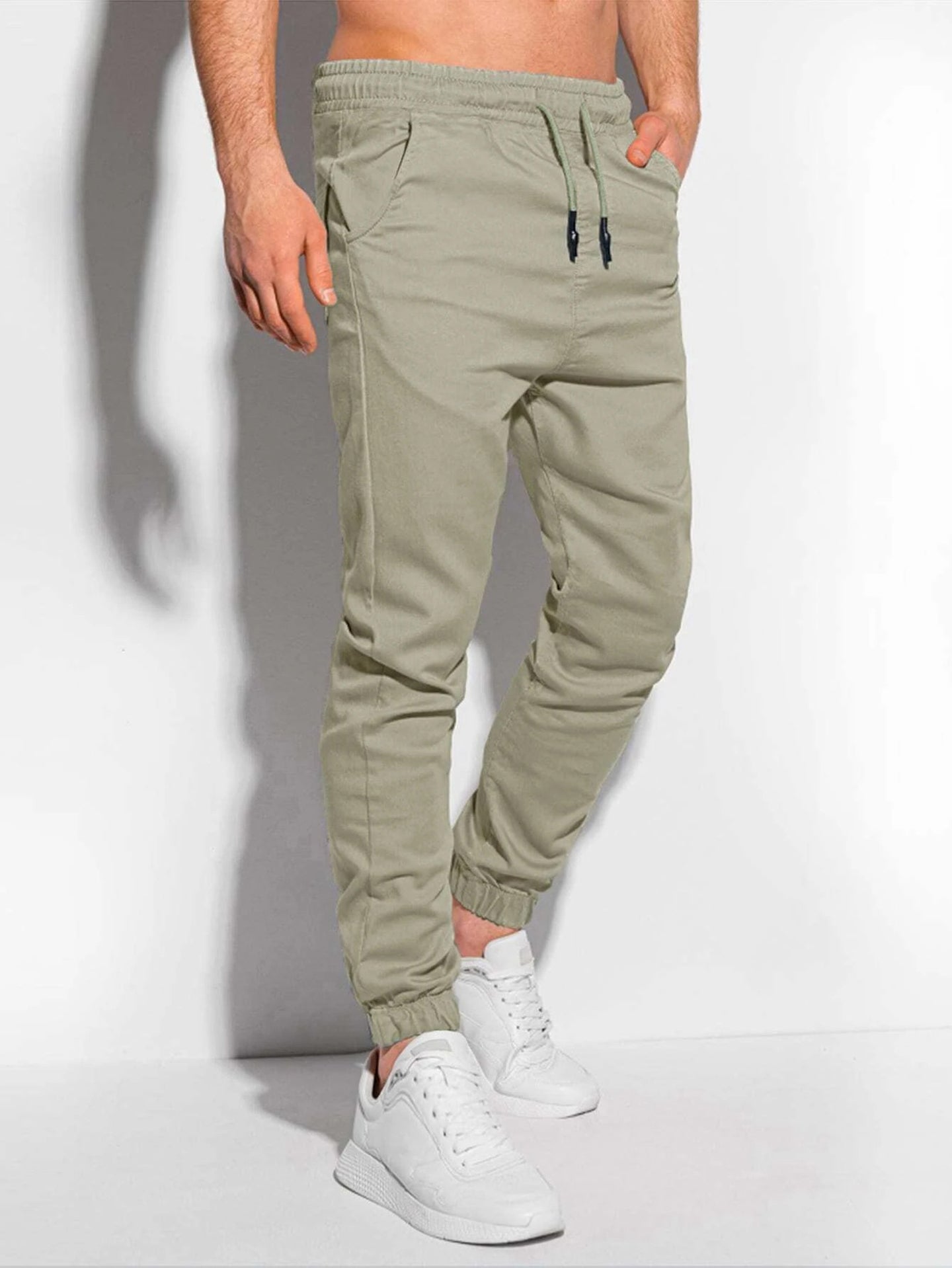 Men Mid-Rise Joggers Trousers