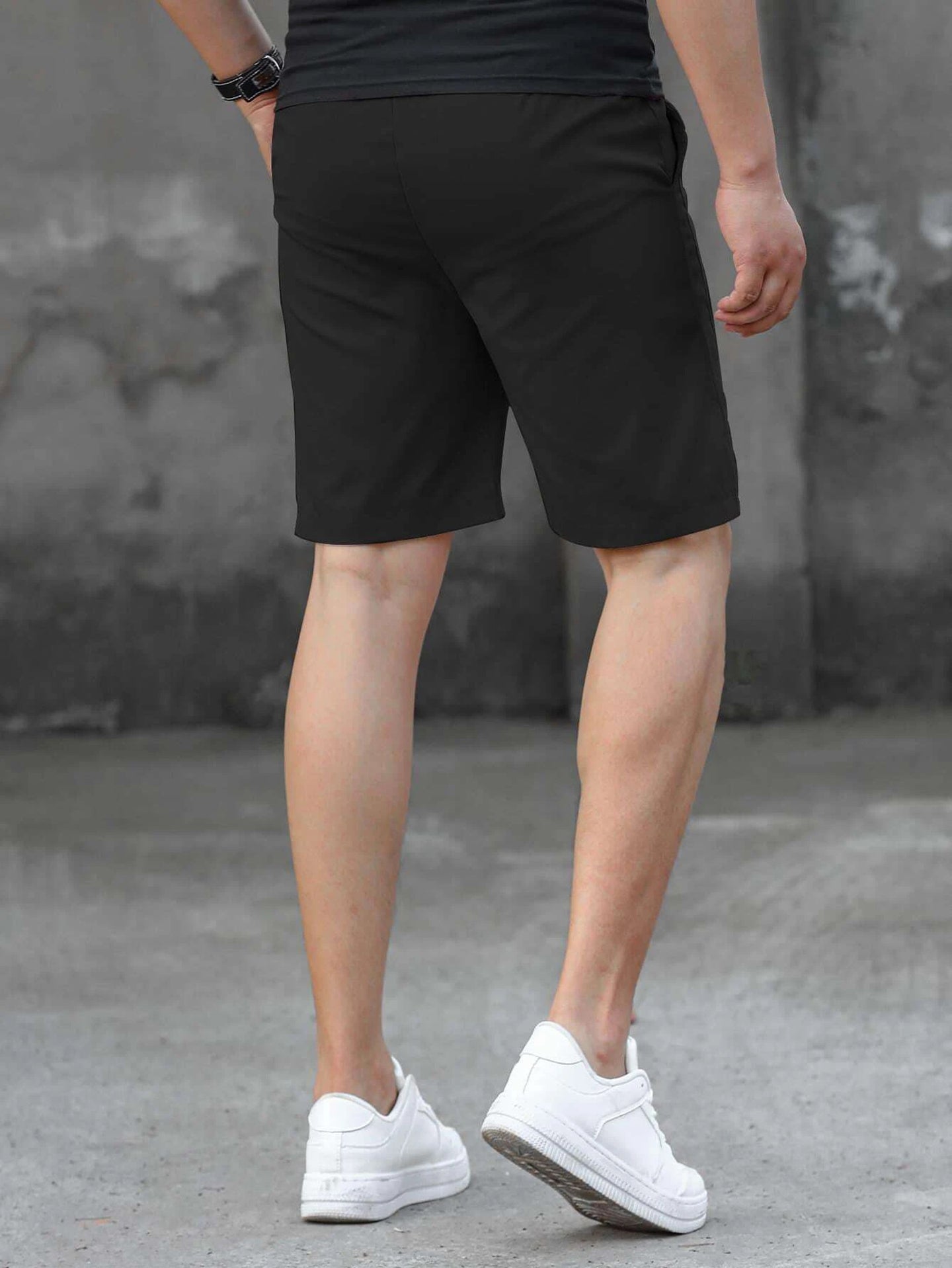 Men Solid Skinny Fit Low-Rise Outdoor Shorts