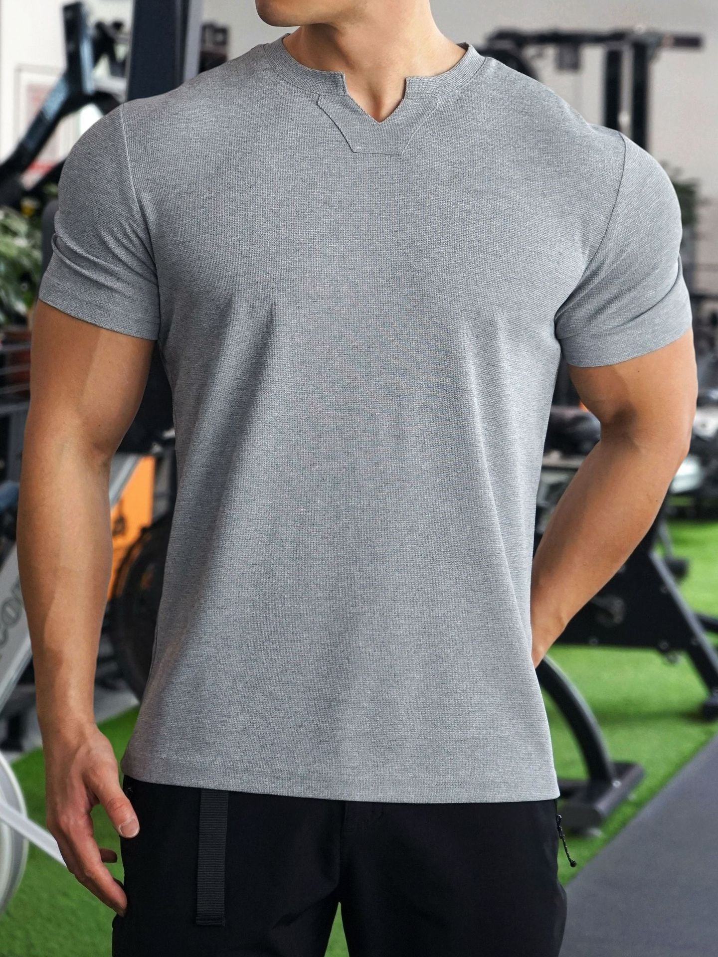 Men Solid Round Neck T-shirt