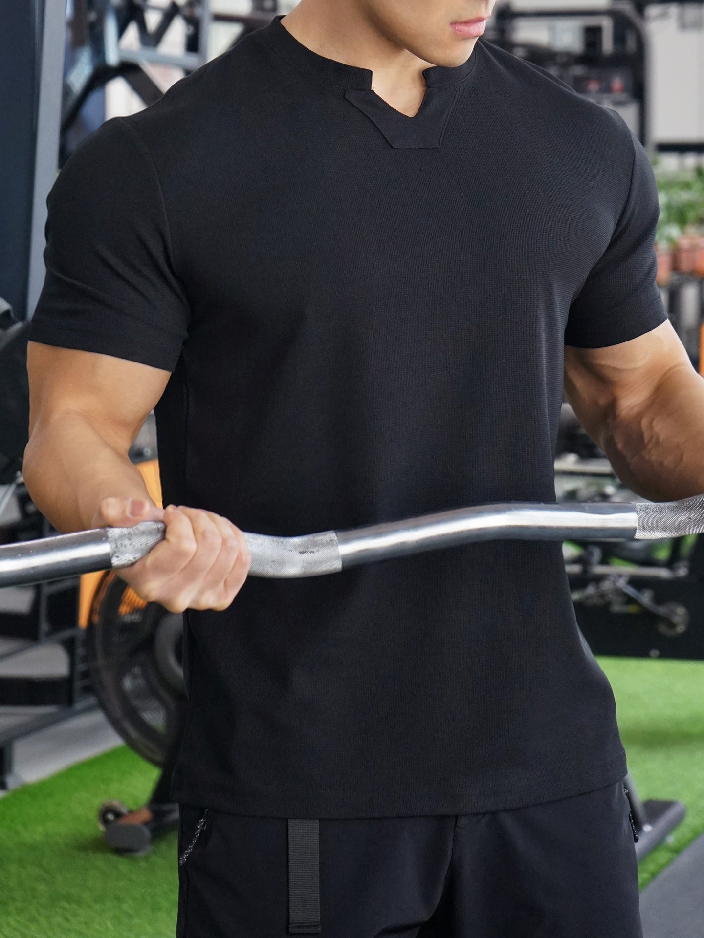 Men Solid Round Neck T-shirt