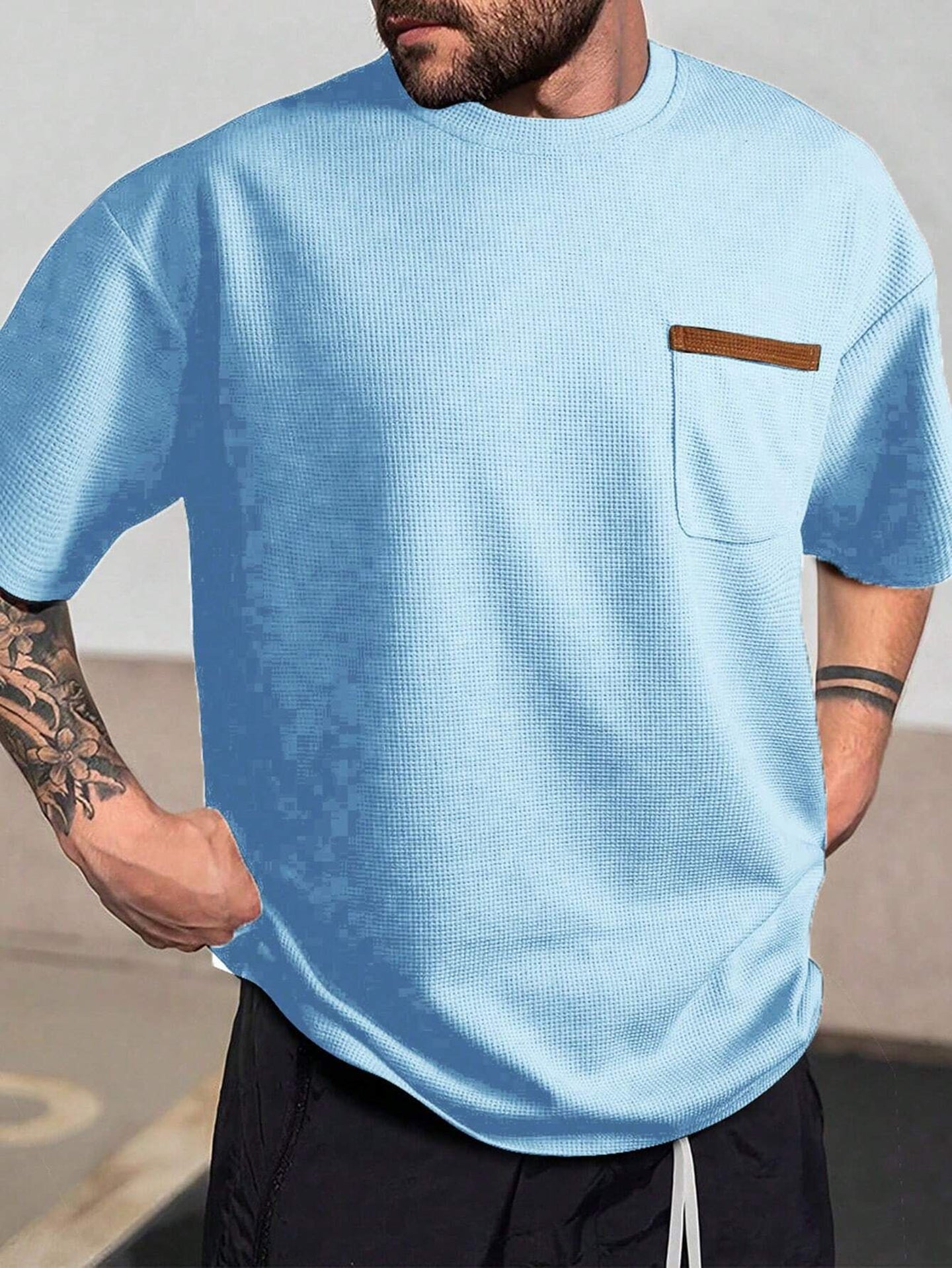 Round Neck Pocket Detailing Regular Fit T-shirt