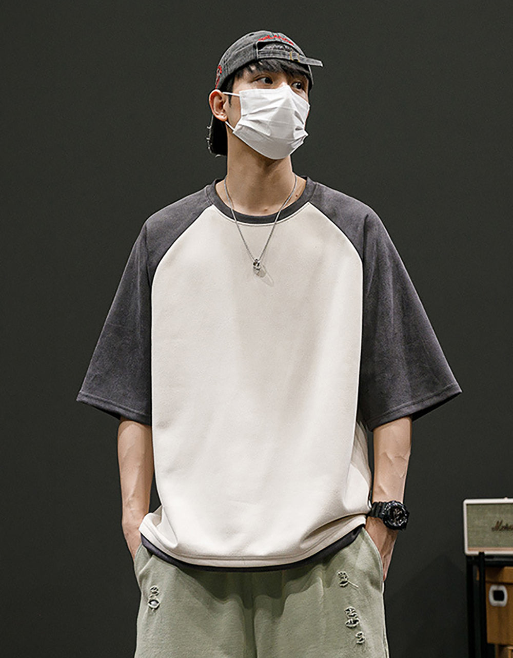 Men Colourblocked Round Neck Oversized T-shirt
